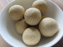 Load image into Gallery viewer, Vanilla Cookie Dough Protein Balls
